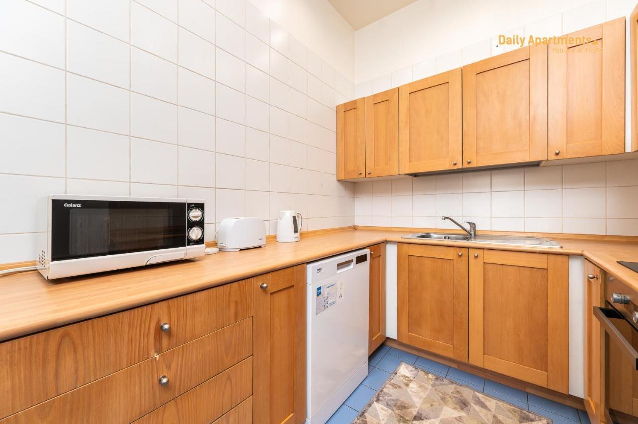 Daily Apartments - Apartment With Bath Tallinn Exterior photo